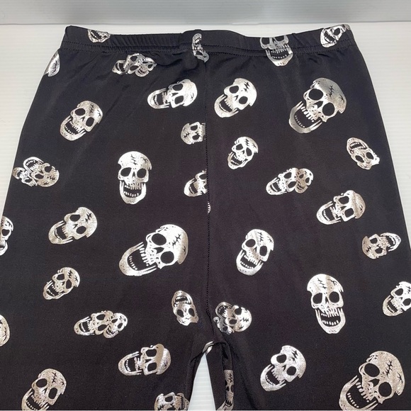 Yobi Junior Silver metallic Skulls on Black semi shiny Leggings - Picture 3 of 11